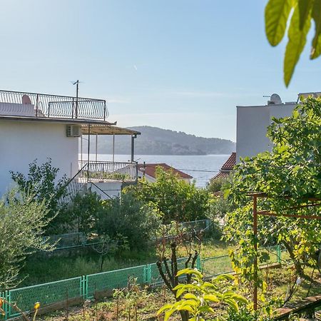 Apartments By The Sea Seget Vranjica, Trogir - 1038 المظهر الخارجي الصورة