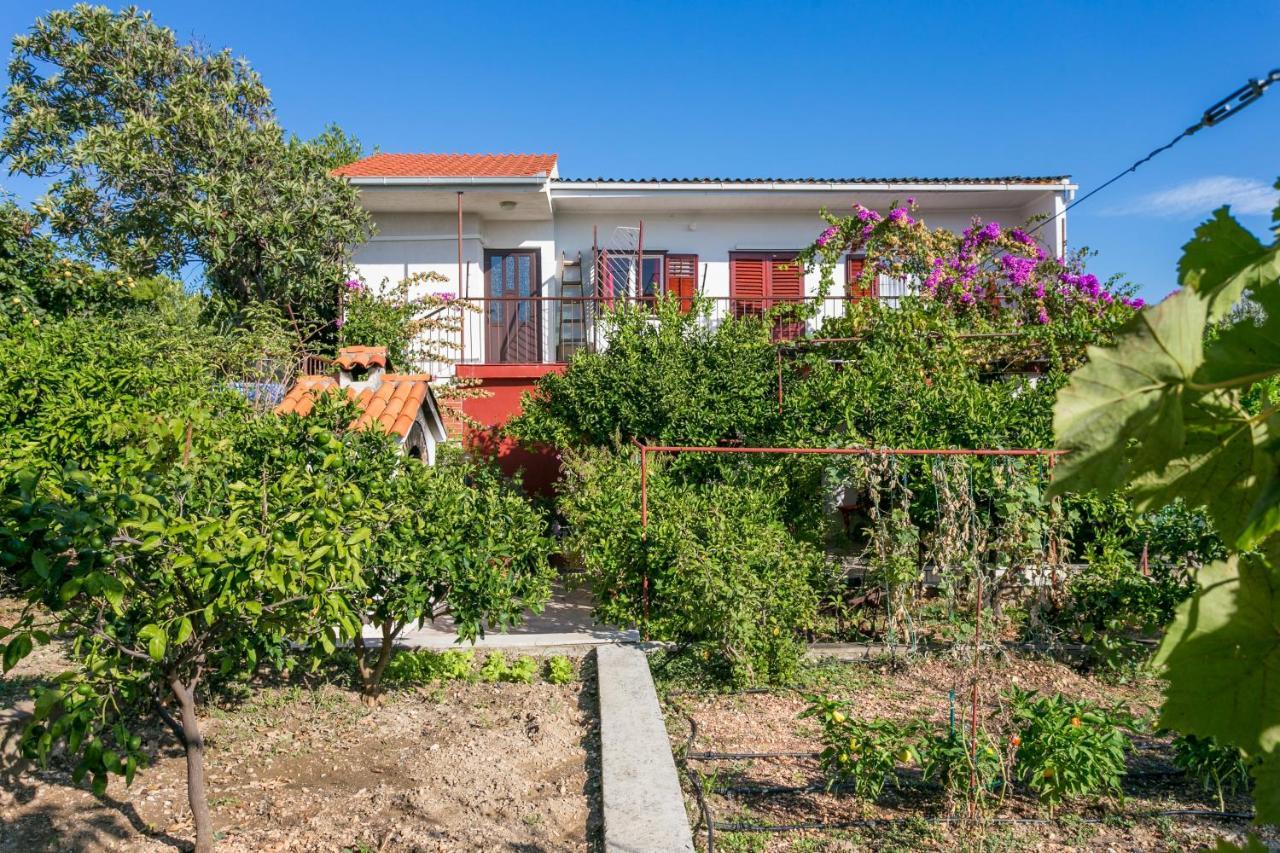 Apartments By The Sea Seget Vranjica, Trogir - 1038 المظهر الخارجي الصورة