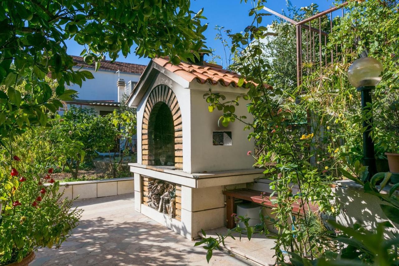 Apartments By The Sea Seget Vranjica, Trogir - 1038 المظهر الخارجي الصورة