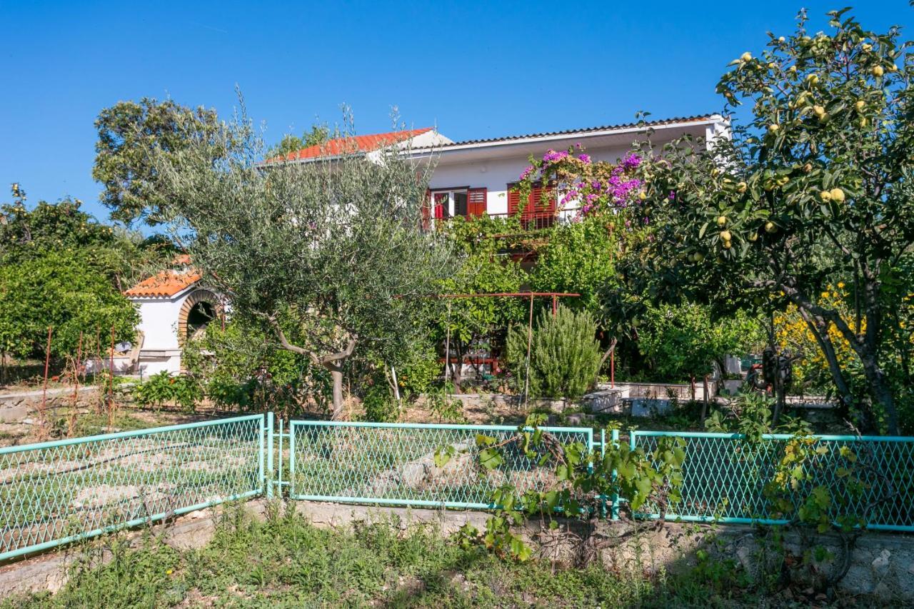 Apartments By The Sea Seget Vranjica, Trogir - 1038 المظهر الخارجي الصورة