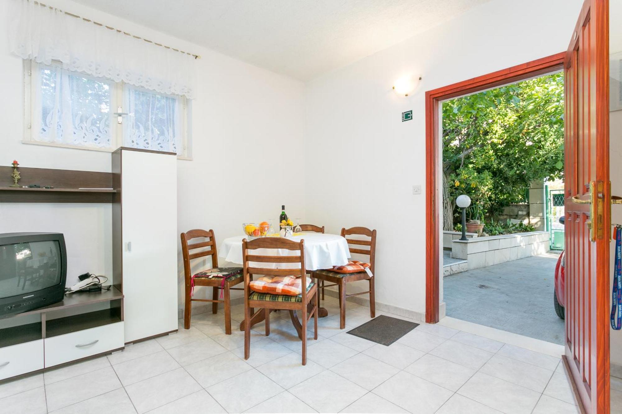 Apartments By The Sea Seget Vranjica, Trogir - 1038 المظهر الخارجي الصورة