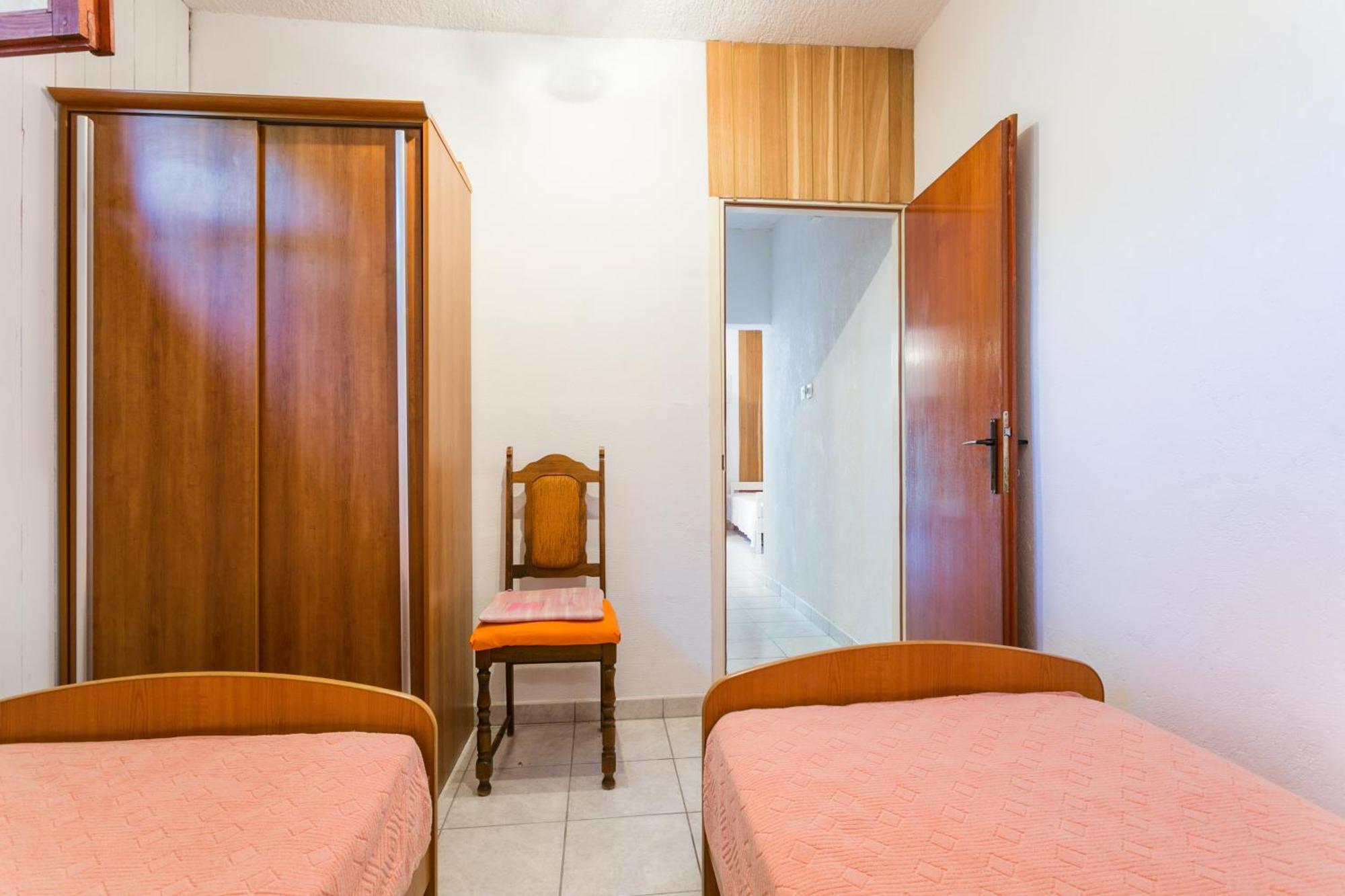 Apartments By The Sea Seget Vranjica, Trogir - 1038 الغرفة الصورة