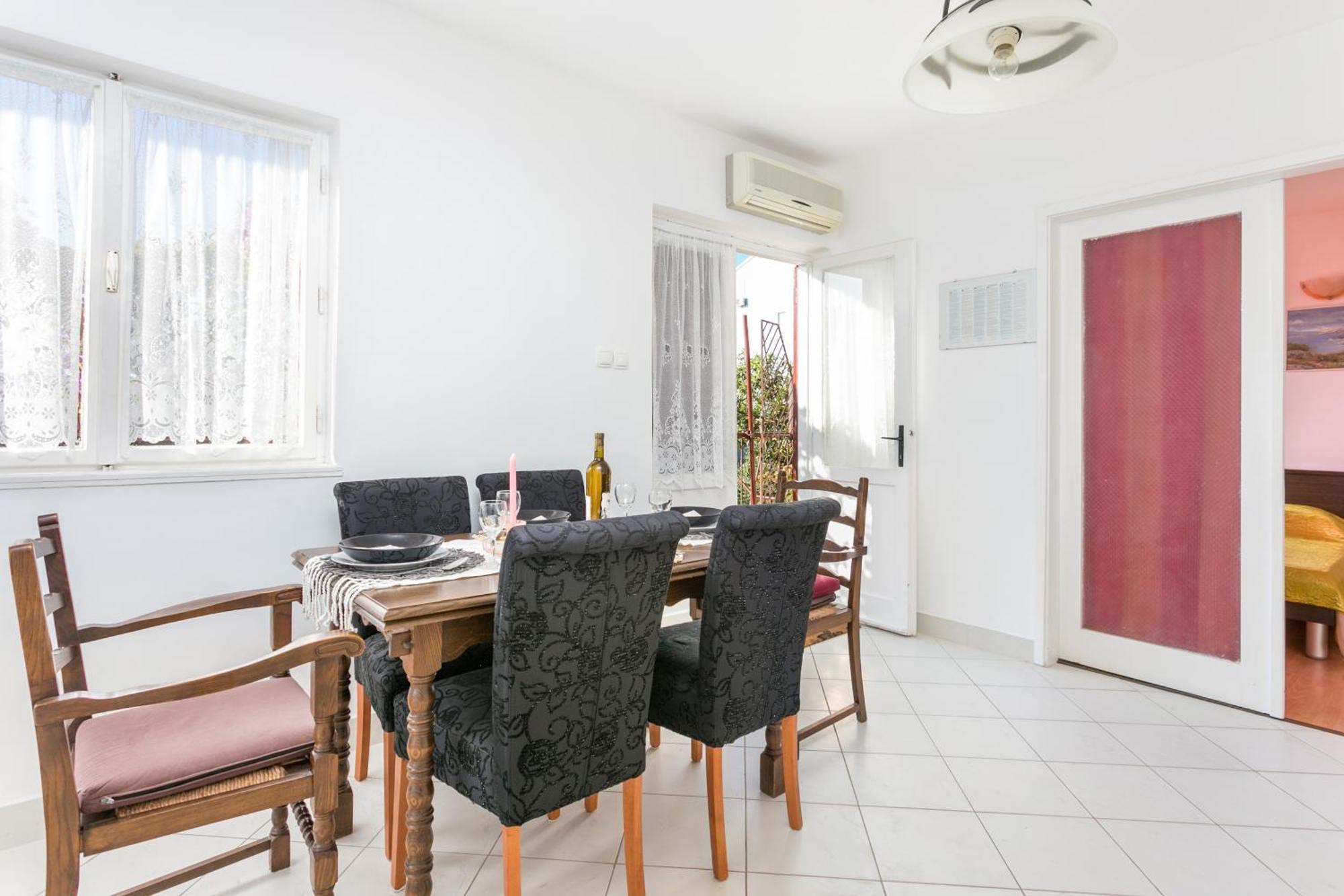 Apartments By The Sea Seget Vranjica, Trogir - 1038 الغرفة الصورة